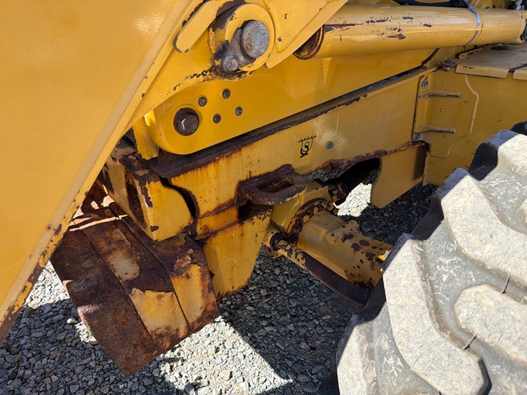 2005-deere-310sg-image-17