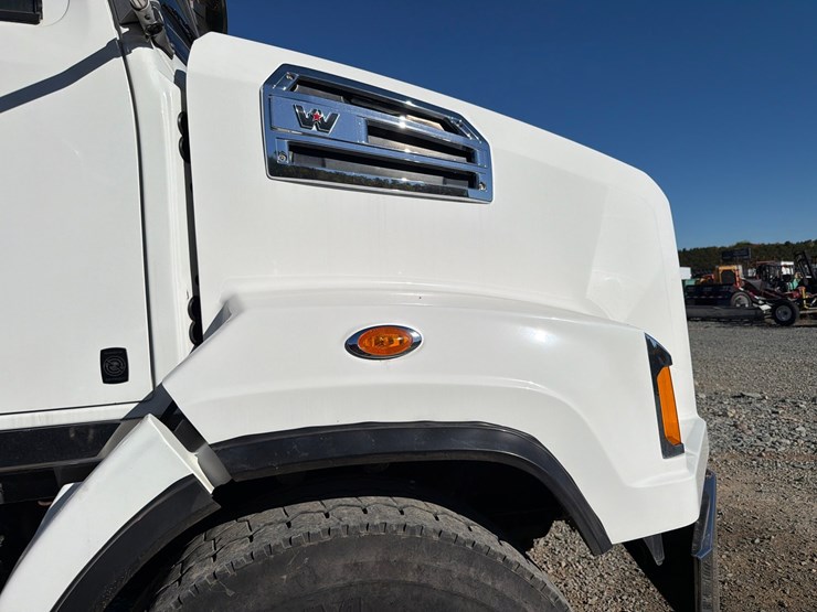 2018-western-star-4700-image-47