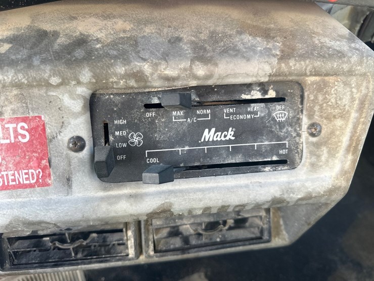 mack-rb688s-image-37