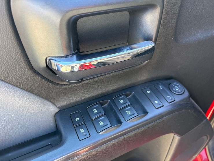 2018-chevrolet-silverado-1500-image-38