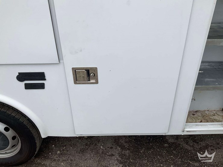 2015-ford-transit-image-23