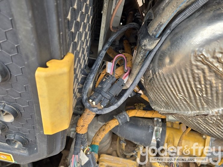 2021-caterpillar-d5-lgp-image-44