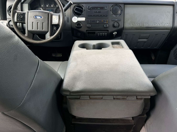 2015-ford-f550-image-36