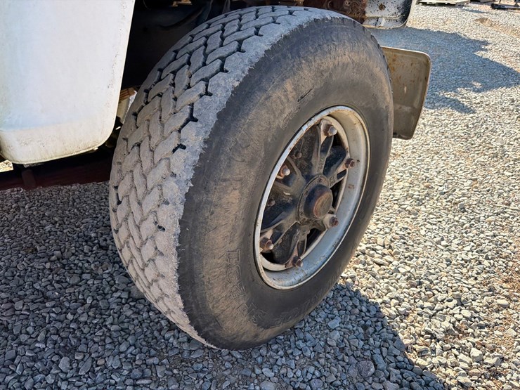 ford-l9000-image-121