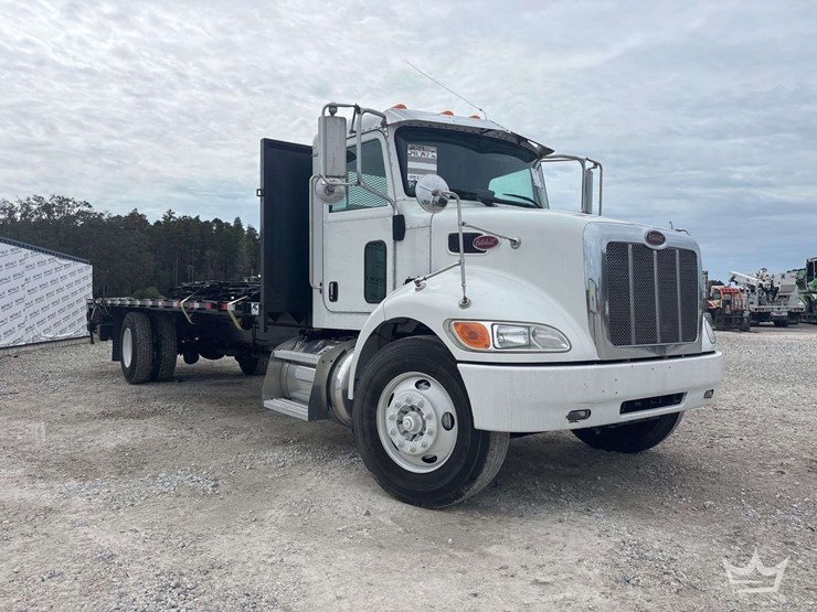 2019-peterbilt-330-image-4