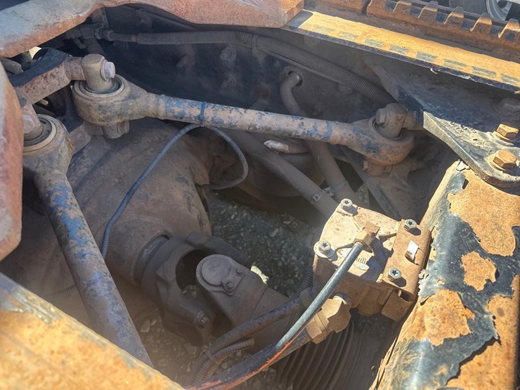 2011-caterpillar-c15-image-57