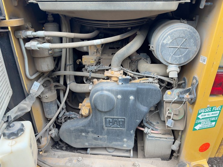 2020-caterpillar-299d2-xhp-image-18