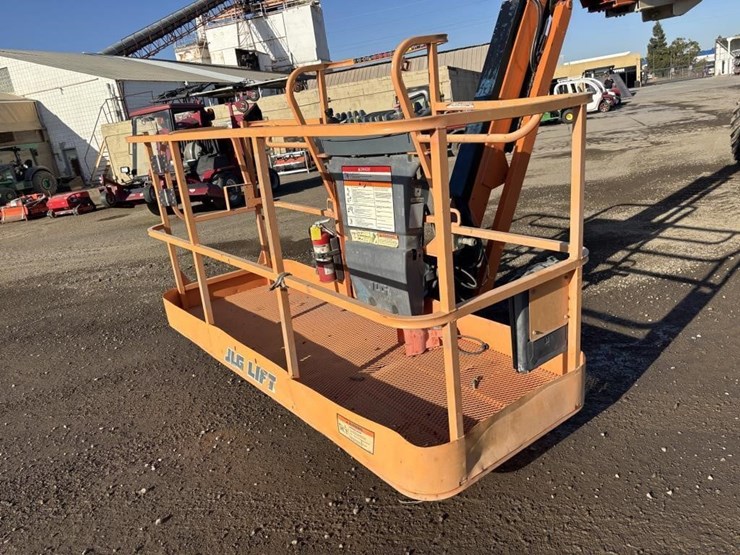 2013-jlg-860sj-image-11