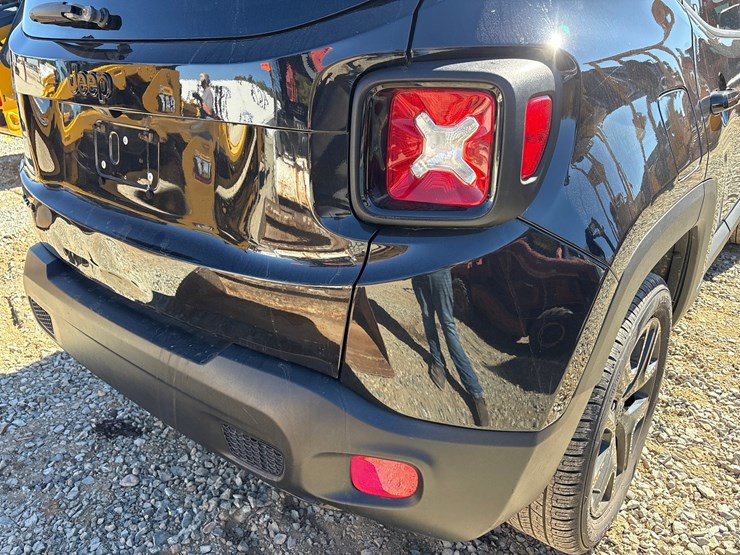 2016-jeep-renegade-image-15