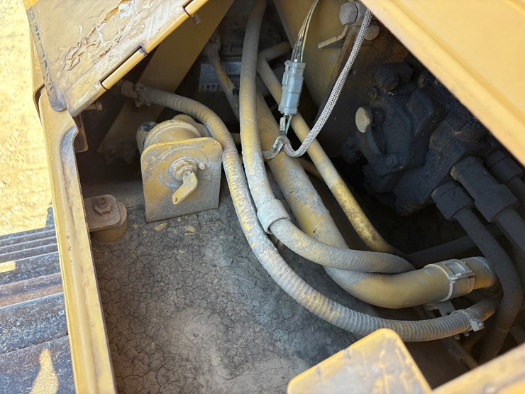 caterpillar-d5m-lgp-image-47