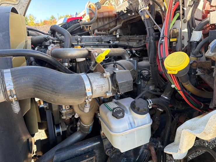 2018-western-star-4700-image-85