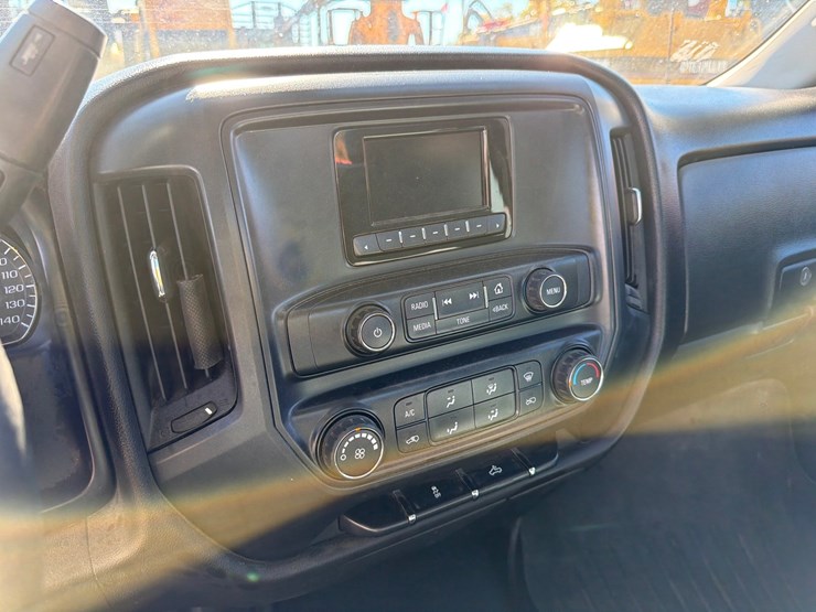 2015-chevrolet-silverado-1500-image-50