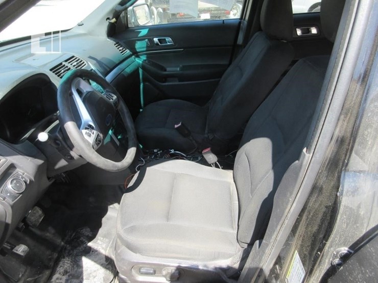2015-ford-explorer-image-7