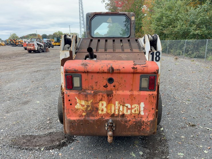 2009-bobcat-s220-image-4