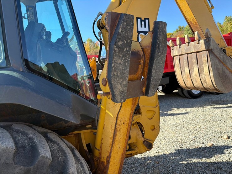 2005-deere-310sg-image-24