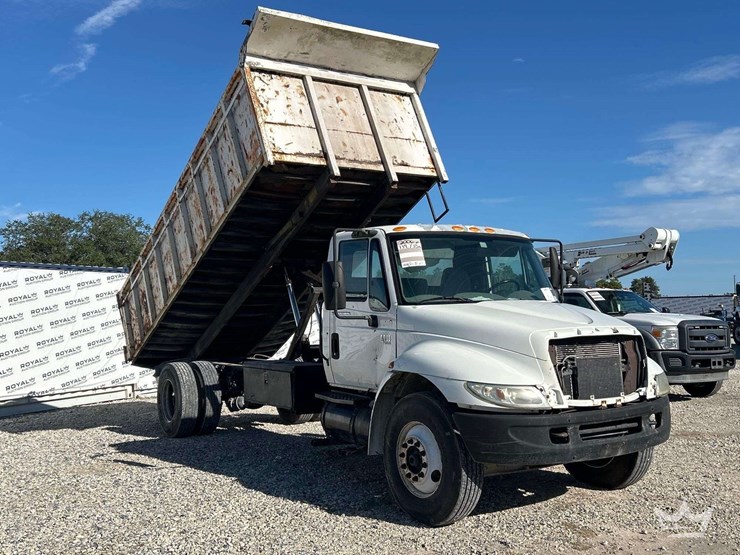 2006-international-durastar-4300-image-2