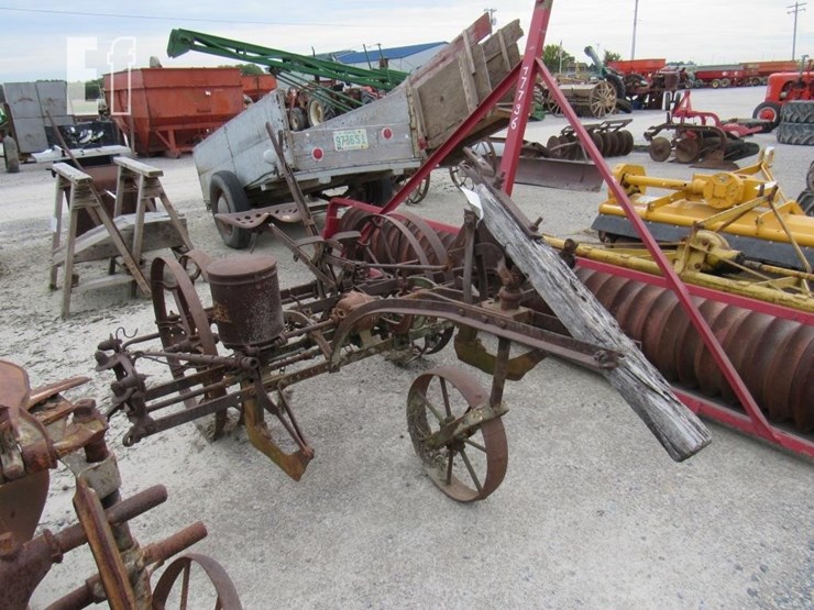 john-deere-planter-image-2