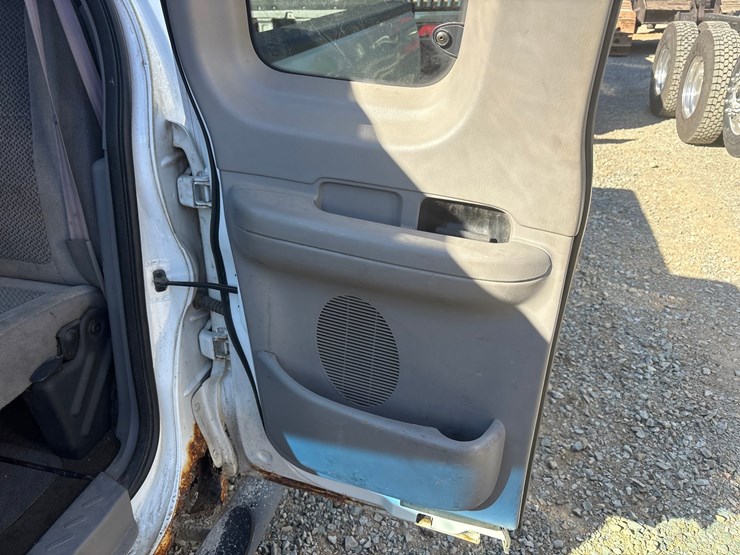 2001-ford-f150-xlt-image-39