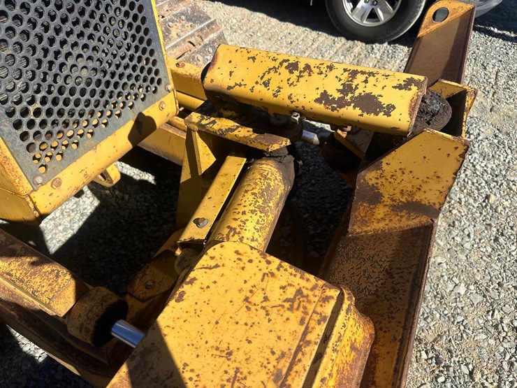 caterpillar-d3c-xl-image-15