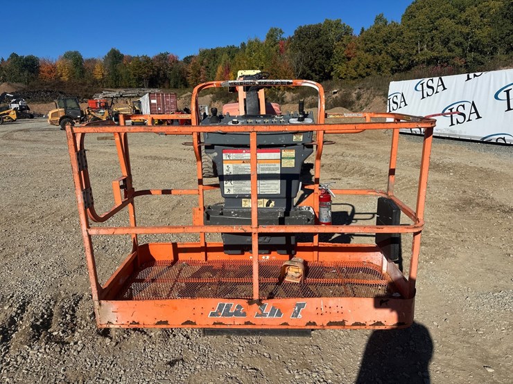 2013-jlg-m600jp-image-8