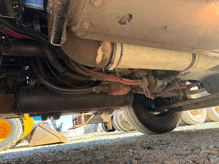 2016-kenworth-t880-image-57