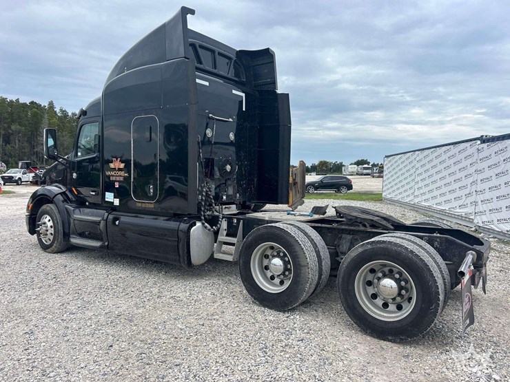 2016-peterbilt-579-image-4