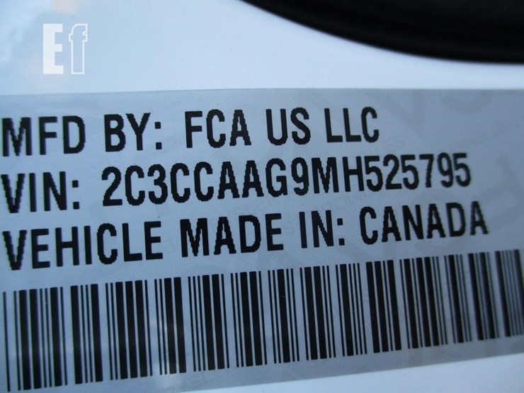 2021-chrysler-300-image-15
