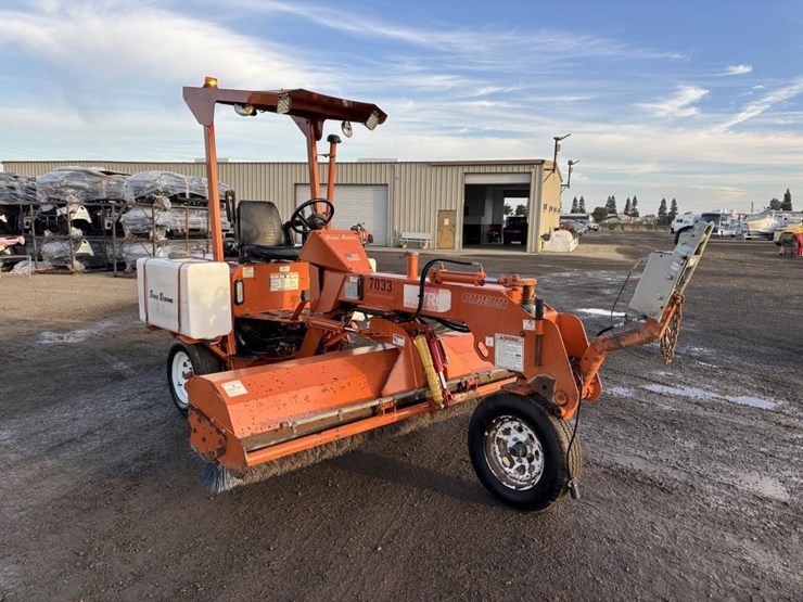 2014-broce-bb250b-image-2