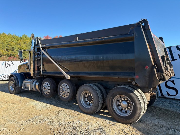 2019-peterbilt-367-image-3