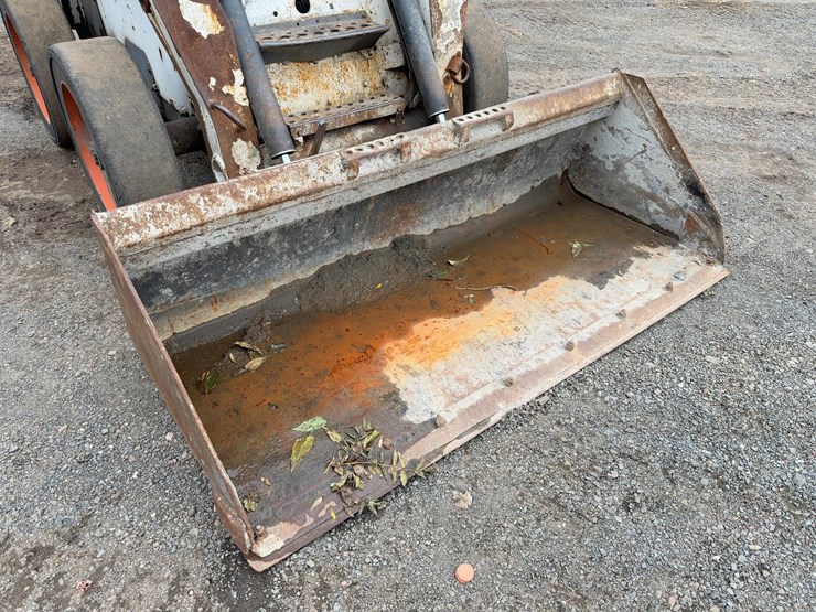 2006-bobcat-s300-image-8