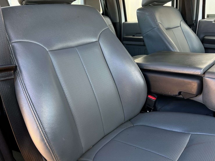 2015-ford-f550-image-27