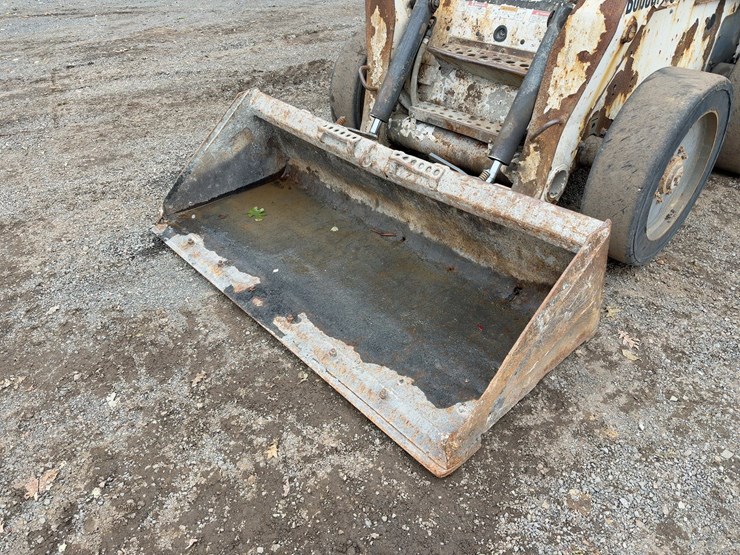 2005-bobcat-s300-image-9