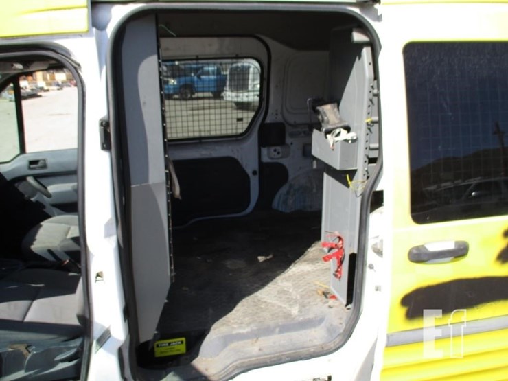 2010-ford-transit-image-8