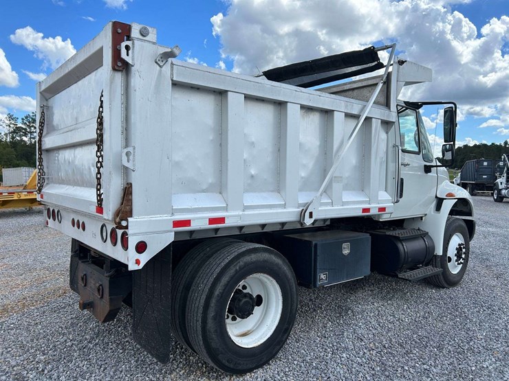 2009-international-durastar-4400-image-8
