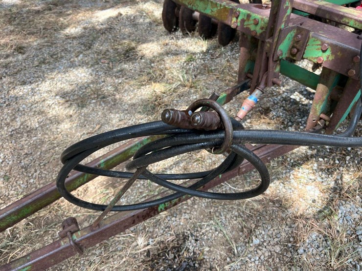 john-deere-210-image-9