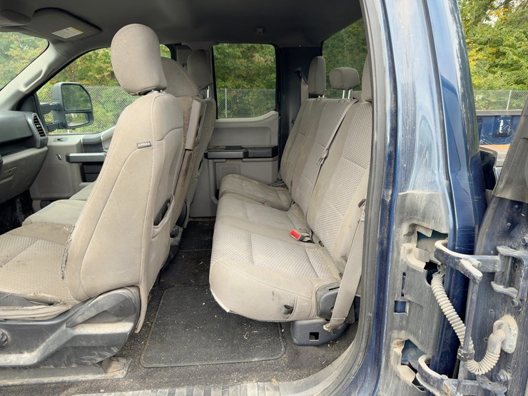 2019-ford-f150-xlt-image-16