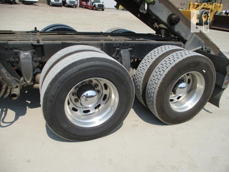 2012-freightliner-cascadia-113-image-21