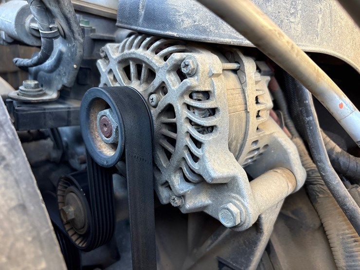 2019-ram-1500-classic-image-33