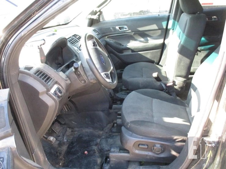 2015-ford-explorer-image-7