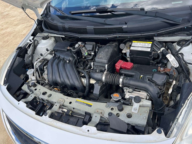 2014-nissan-versa-4-door-sedan-(38,174-miles)-image-8