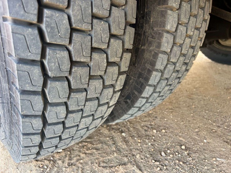 2015-ford-f550-image-43
