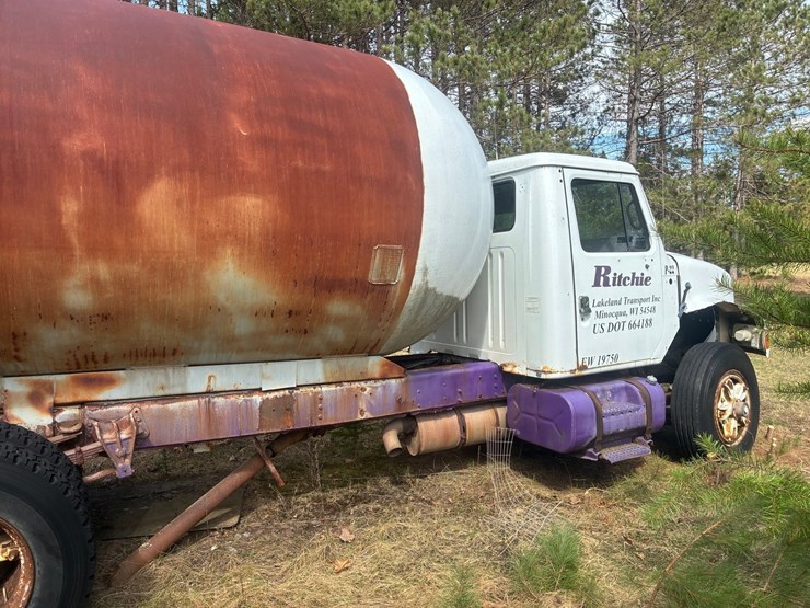 #1311-•-international-propane-truck-image-5