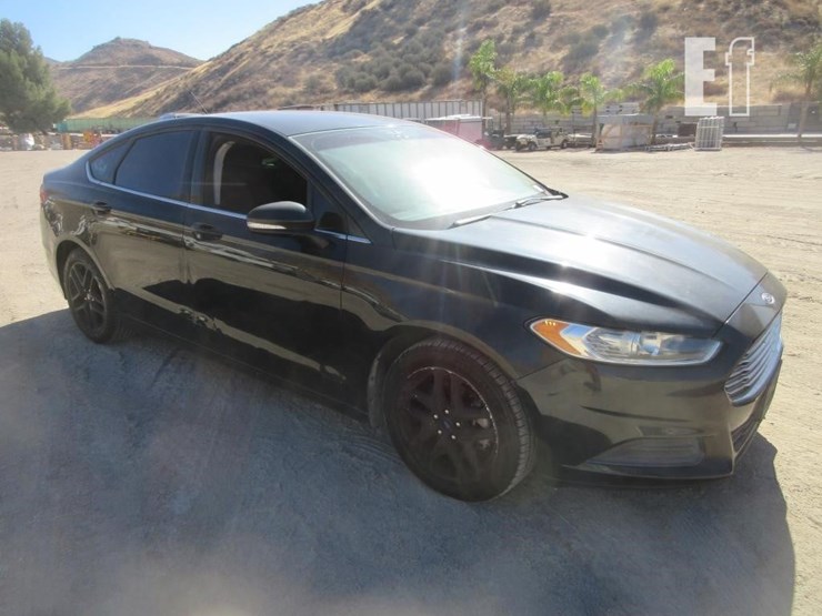 2015-ford-fusion-image-2