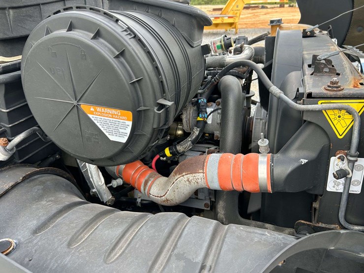 2009-international-durastar-4400-image-39