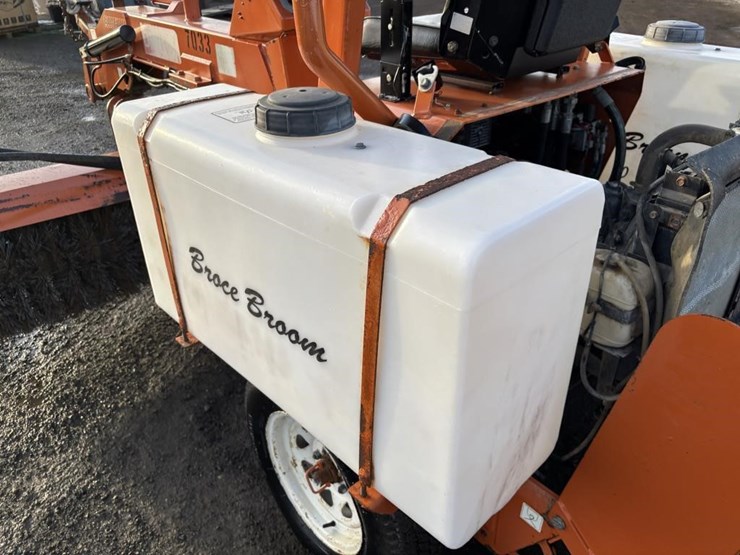 2014-broce-bb250b-image-25