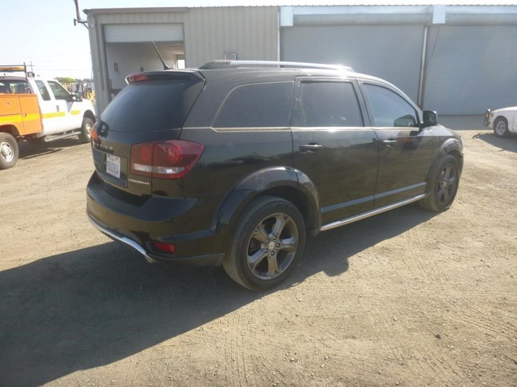 2015-dodge-journey-image-3