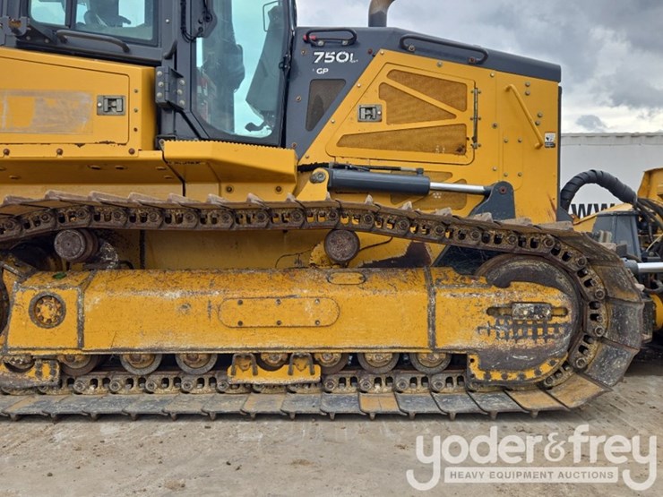 2021-deere-750l-lgp-image-15