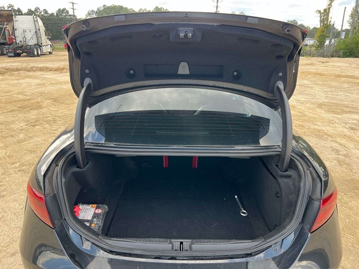 2019-alfa-romeo-giulia-4-door-sedan-(105,950-miles)-image-16