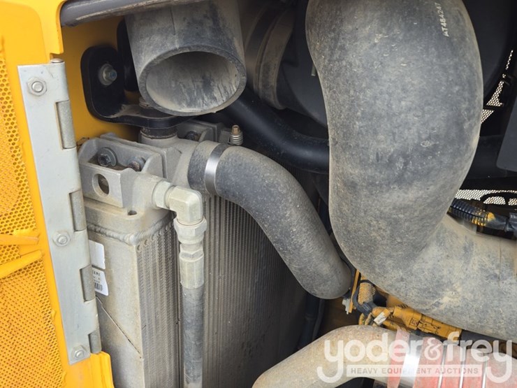 2021-deere-750l-lgp-image-45
