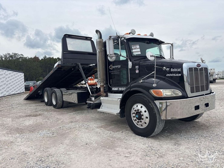 2015-peterbilt-348-image-4